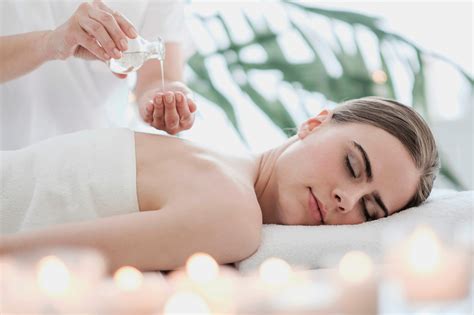 Massage sensuel complet du corps Massage sexuel Naintré
